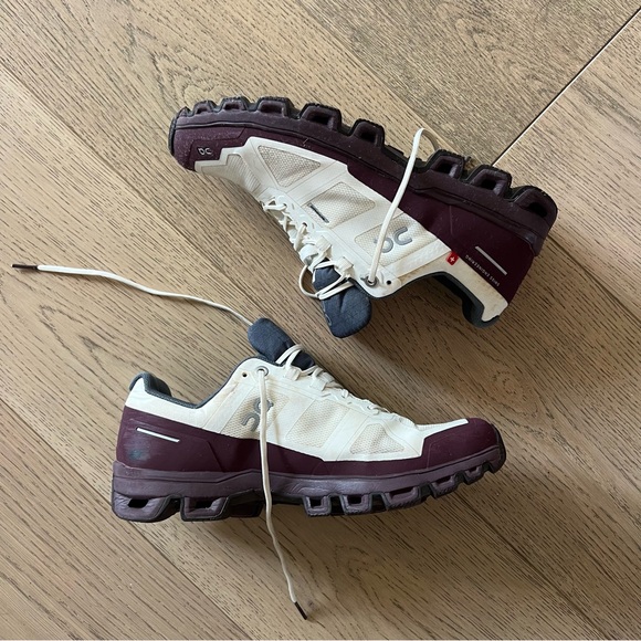 ON running women’s sneakers